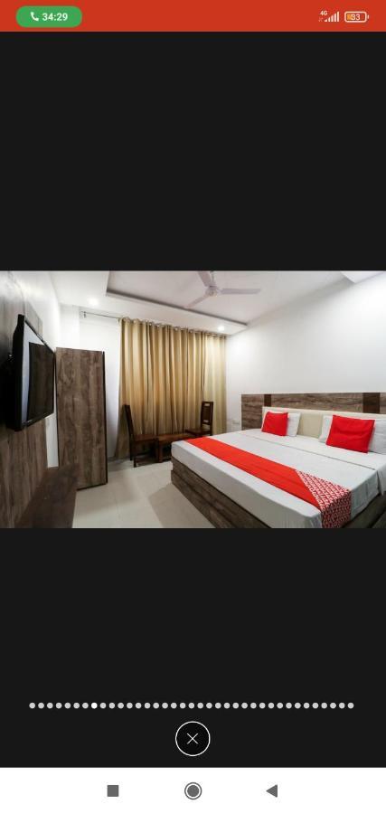 Hotel Almond Zirakpur Bagian luar foto